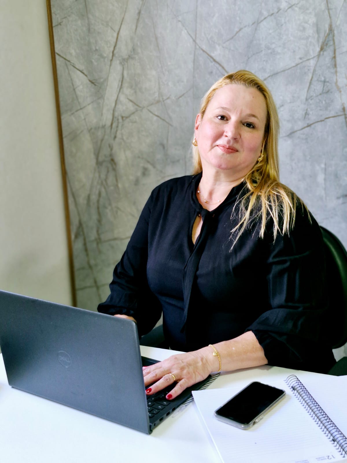 Open Banking, conectando clientes e empresas às melhores soluções financeiras com inovação e segurança Open Banking, conectando clientes e empresas às melhores soluções financeiras com inovação e segurança